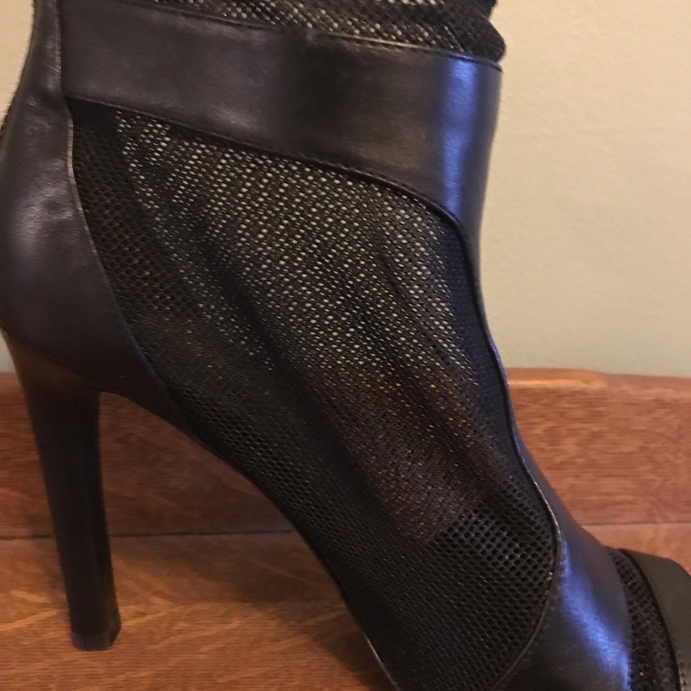 BCBGeneration Open Toe Booties with Mesh and Calf Leather Size 8M - Picture 10 of 10